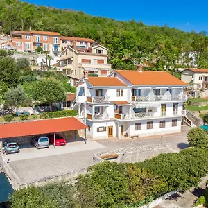 https://apartments-davor-moscenicka-draga.primorje-gorskikotar.com