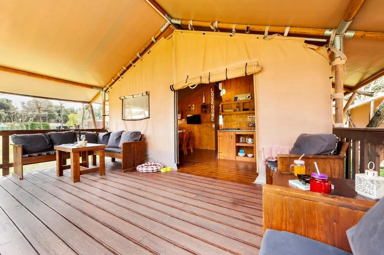 Glamping&Mobile Homes Lavanda - Holiday Center Bi VIllage Fažana Tatil parkı