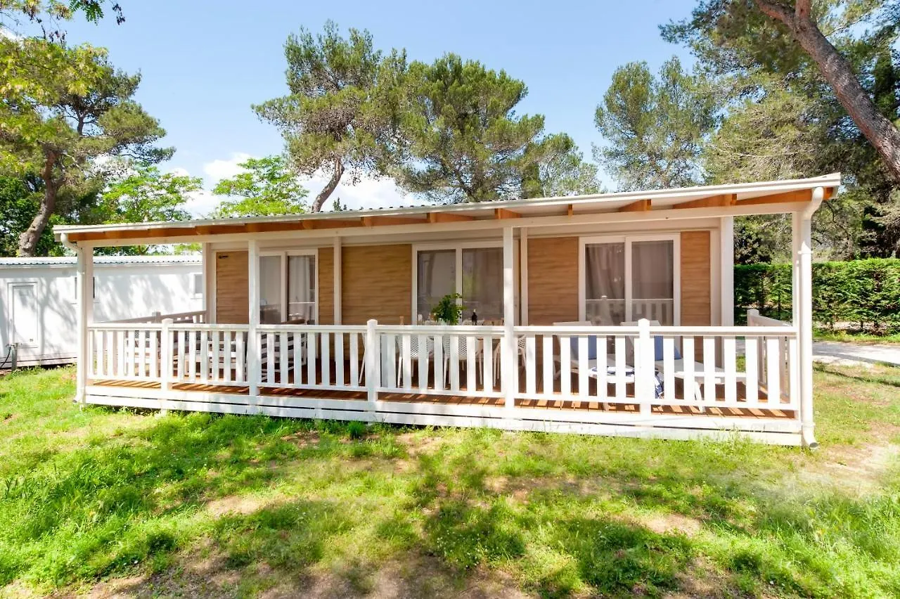 Glamping&Mobile Homes Lavanda - Holiday Center Bi VIllage Fažana Tatil parkı