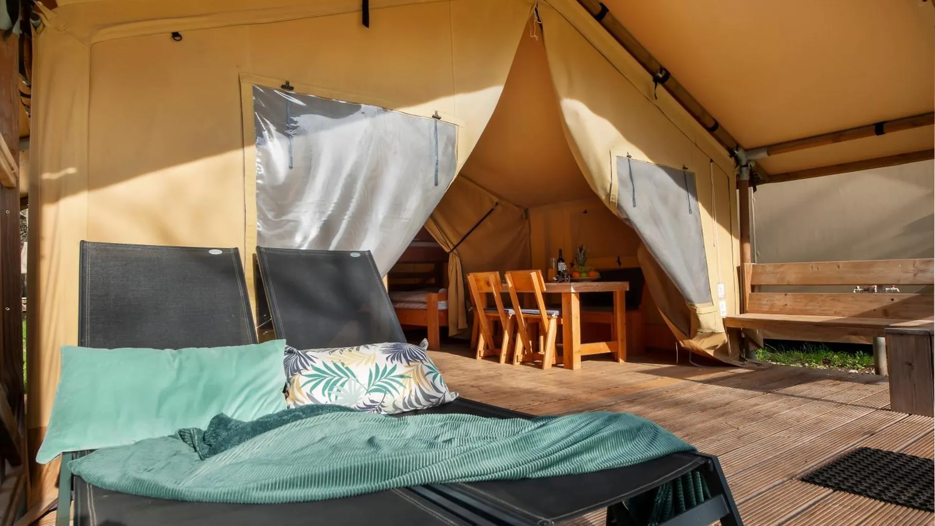 Glamping&Mobile Homes Lavanda - Holiday Center Bi VIllage Fažana Tatil parkı